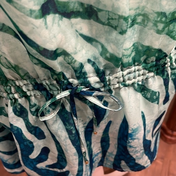 Jones New York Signature L green/blue batwing silky cinched waist top - Picture 3 of 11